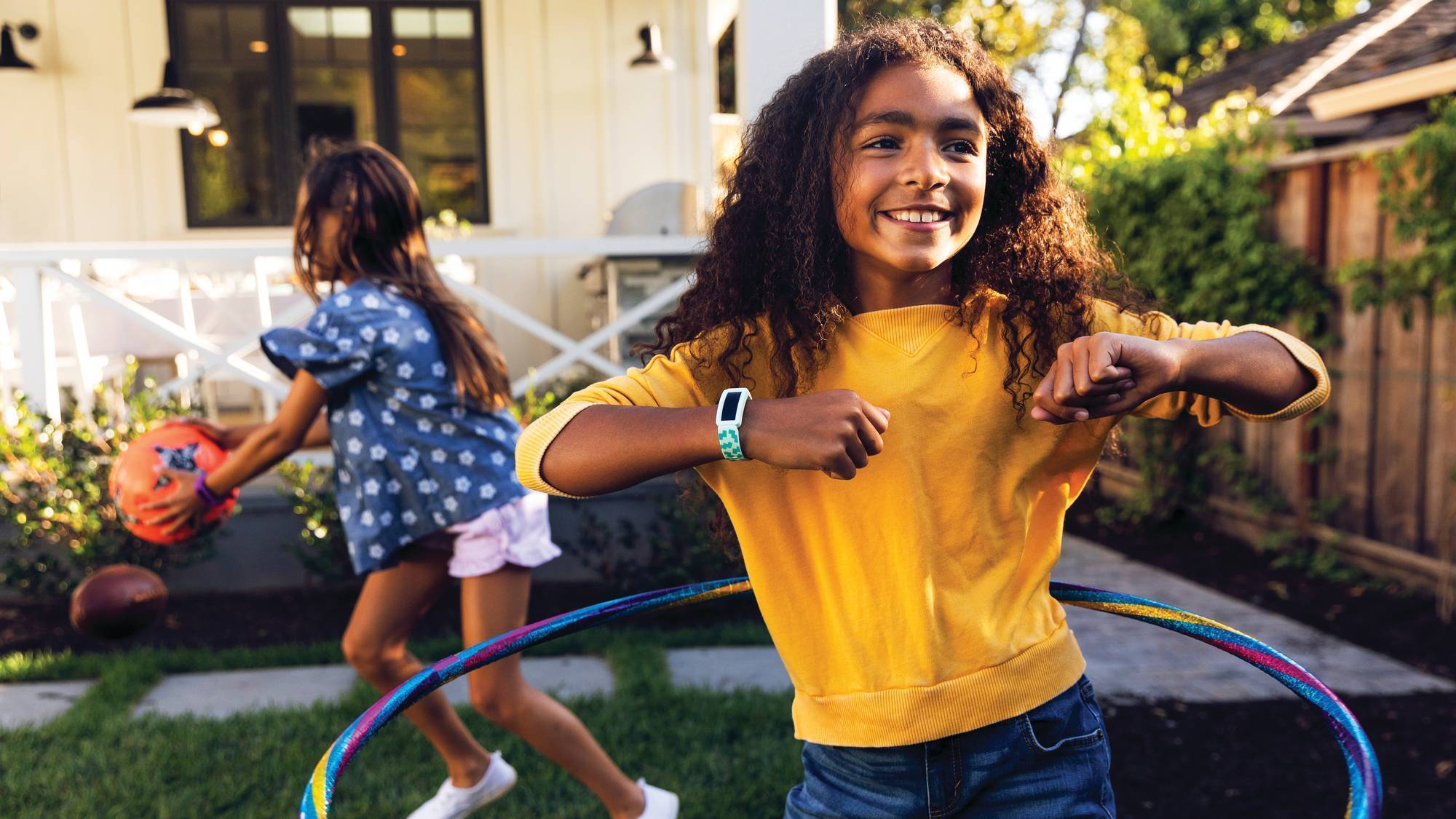 Help your children to stay fit by wearing fitness trackers