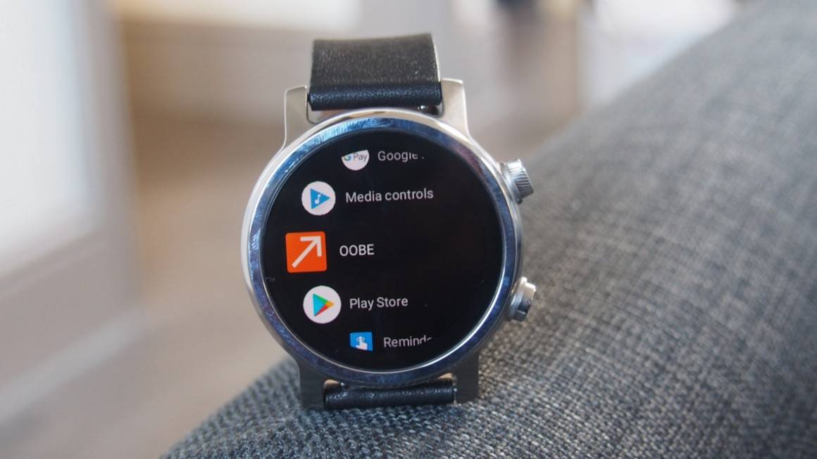 Moto 360 Wear smartwatch is back with an upgrade The ill-famed flat-tire on the screen has been dropped