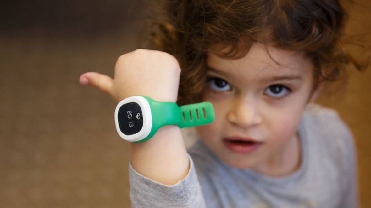 Smartwatch for kids Tracks their location