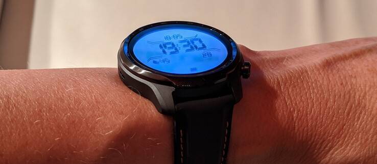 Track your blood oxyge with TicWatch Pro 3