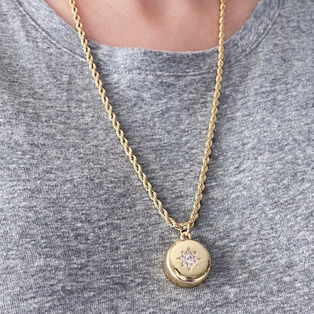 Invisawear Embedded Star Necklace + 1 Year Premium Subscription - GPS Necklace